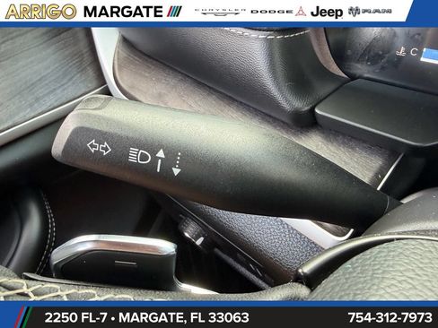 Used 2025 Jeep Grand Cherokee Limited w/ Black Appearance Package RWD image 31
