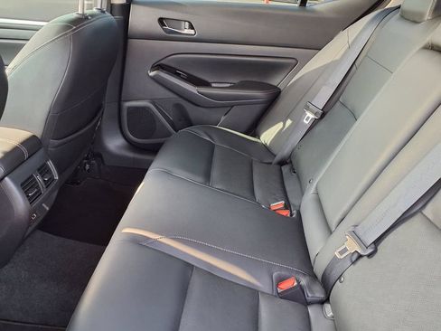 Used 2024 Nissan Altima 2.5 SL FWD image 12
