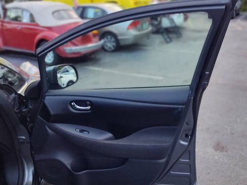Used 2015 Nissan Leaf S FWD image 21