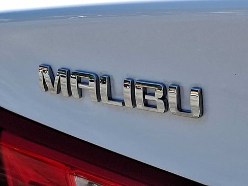 Used 2018 Chevrolet Malibu LT FWD image 30