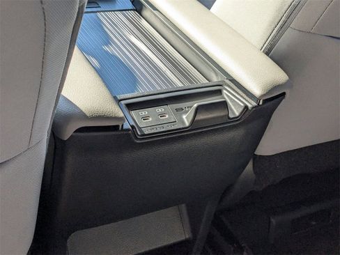 Used 2025 Toyota Sienna LE image 25