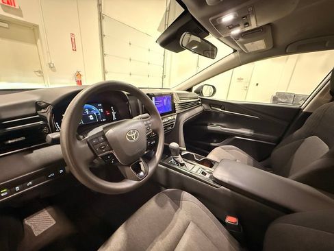Used 2025 Toyota Camry LE FWD image 16