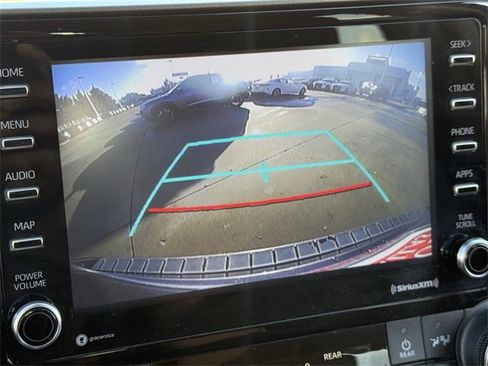 Used 2022 Toyota Highlander L image 17