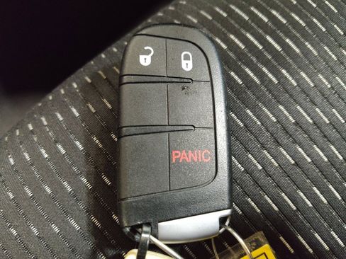 Used 2018 Dodge Journey SE w/ Connectivity Group image 32