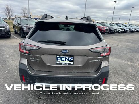 Used 2022 Subaru Outback Limited image 4