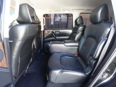 Used 2016 INFINITI QX80 Luxe w/ 22" Wheel Package image 37