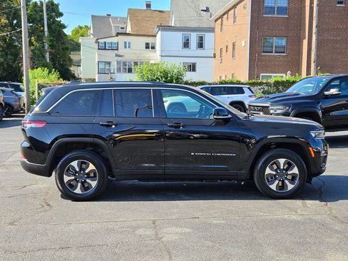 Used 2023 Jeep Grand Cherokee 4WD 4xe image 6