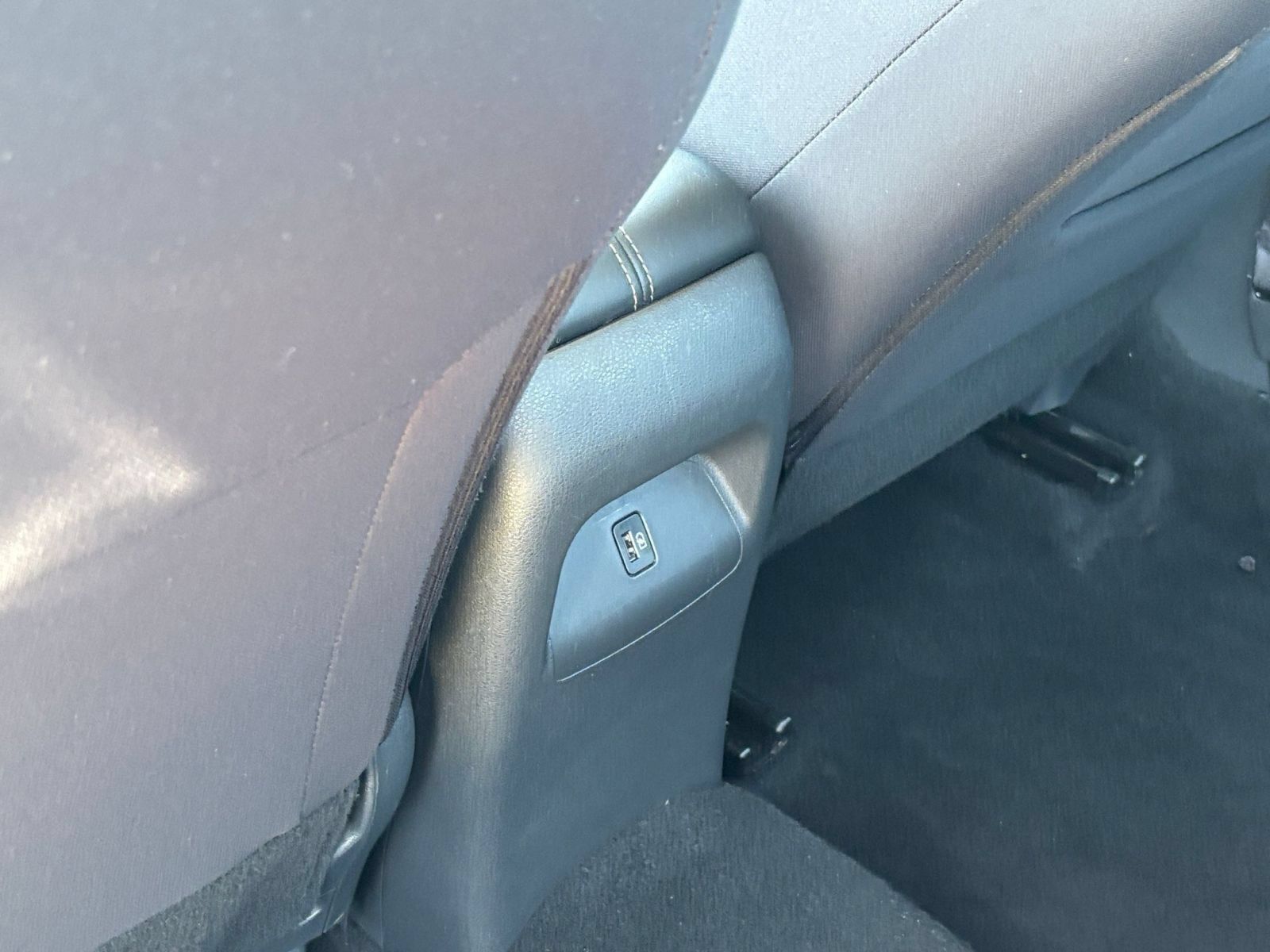 Used 2025 Nissan Sentra SV FWD image 22