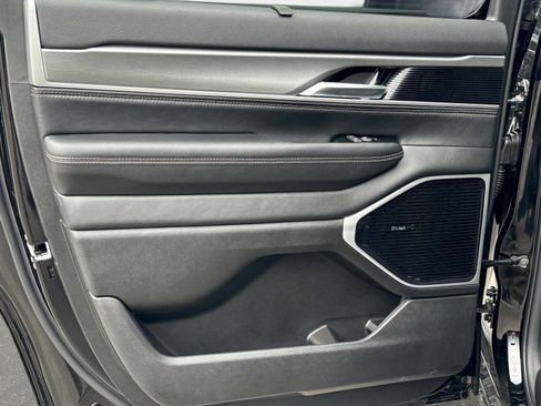 New 2026 Jeep Grand Wagoneer Limited AWD/4WD image 15