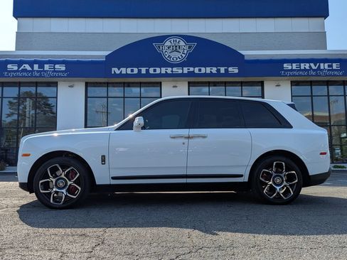 Used 2022 Rolls-Royce Cullinan Black Badge AWD/4WD image 1