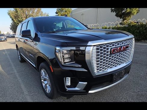 Used 2024 GMC Yukon XL Denali AWD/4WD image 2