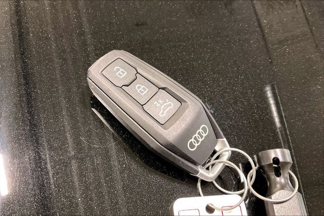 Used 2025 Audi Q5 Premium Plus w/ Premium Plus AWD/4WD image 11