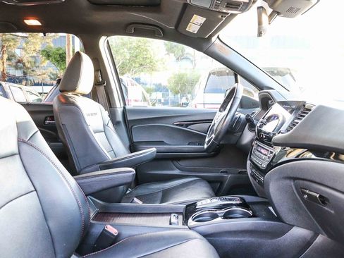 Used 2022 Honda Pilot Black Edition image 17