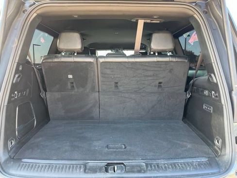 Used 2023 Jeep Wagoneer Series III w/ Preferred Equipment Group AWD/4WD image 16