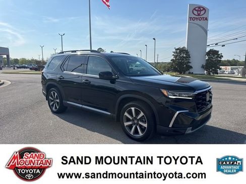Used 2023 Honda Pilot Elite image 1