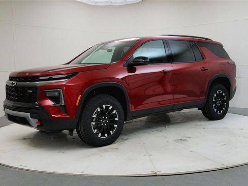 New 2026 Chevrolet Traverse Z71 w/ Enhanced Driving Package image 3