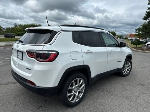 Used 2024 Jeep Compass Latitude AWD/4WD image 5