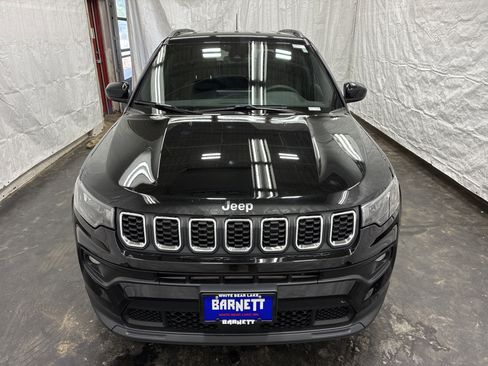 Used 2024 Jeep Compass Latitude AWD/4WD image 7