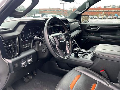 Used 2024 GMC Sierra 1500 AT4 w/ Technology Package image 11