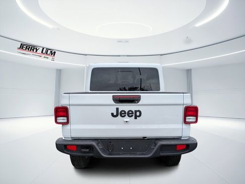 New 2025 Jeep Gladiator Sport image 31