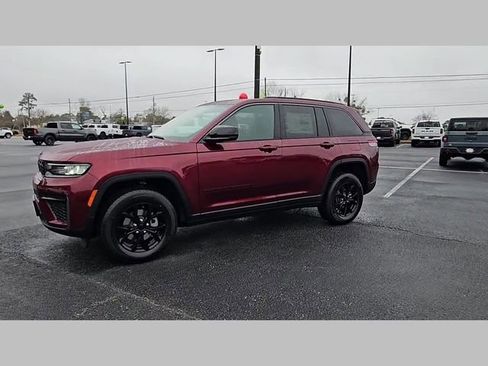 New 2026 Jeep Grand Cherokee Altitude image 23