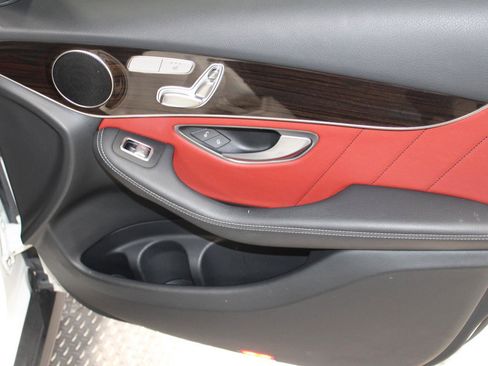 Used 2022 Mercedes-Benz GLC 300 4MATIC image 19