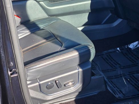 Used 2023 Ford Expedition Platinum image 6