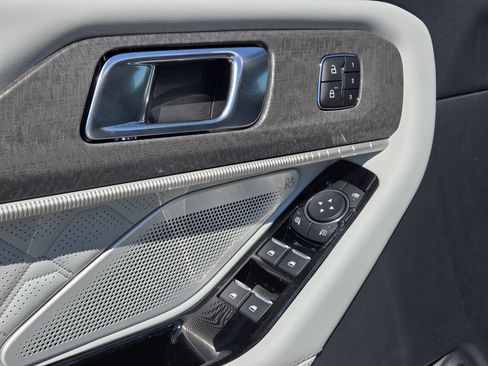 New 2026 Ford Explorer Platinum AWD/4WD image 15
