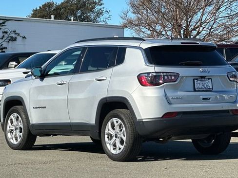 Used 2025 Jeep Compass Latitude w/ Convenience Group image 6