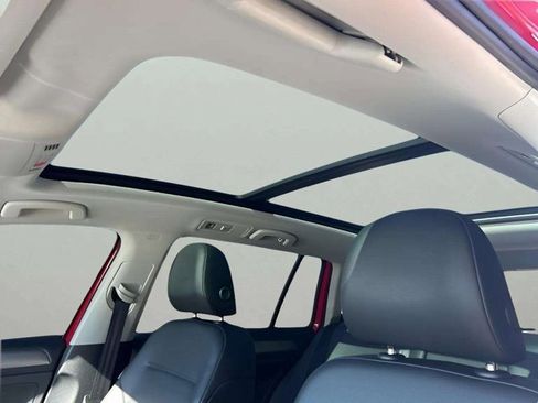 Used 2016 Volkswagen Golf Limited Edition image 13