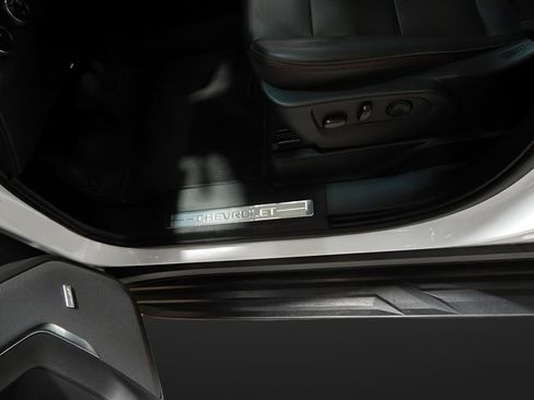 Used 2024 Chevrolet Suburban RST w/ Luxury Package image 13