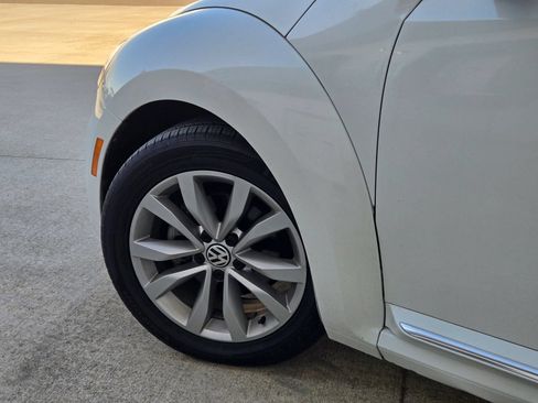 Used 2015 Volkswagen Beetle TDI FWD image 37