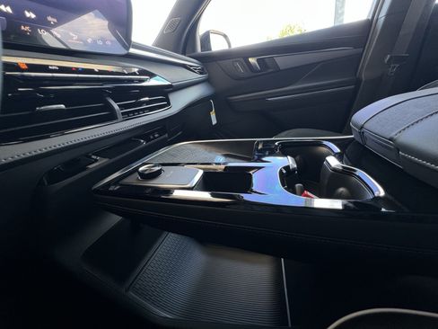 New 2026 Buick Enclave Sport Touring w/ Power Package image 21