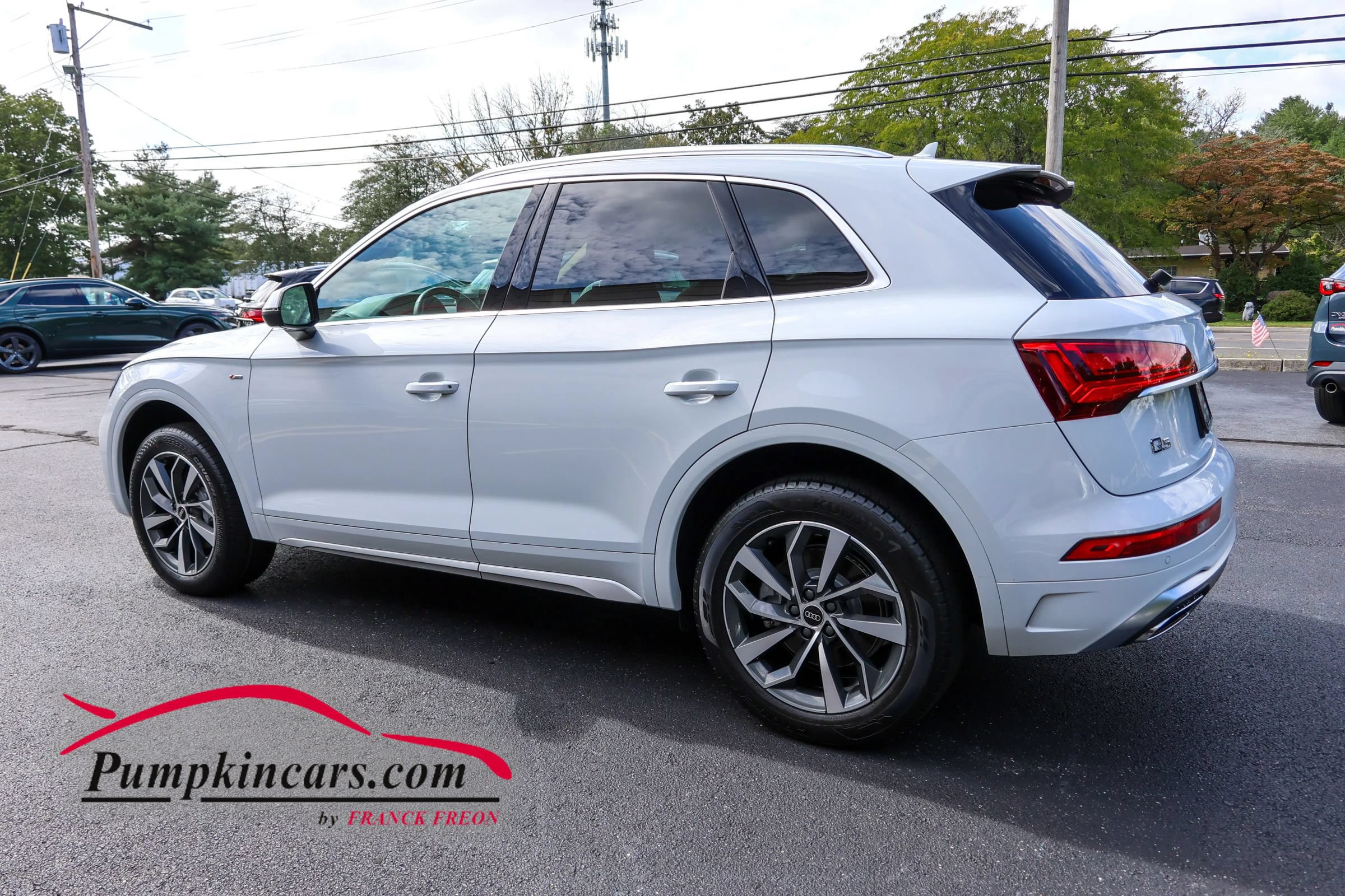 Used 2023 Audi Q5 2.0T Premium w/ Convenience Package AWD/4WD image 4