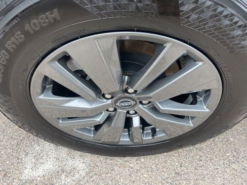 Certified 2024 Nissan Pathfinder SV w/ SV Premium Package AWD/4WD image 42