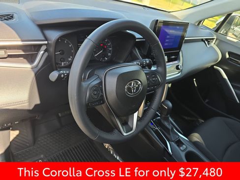 Used 2024 Toyota Corolla Cross LE AWD/4WD image 20