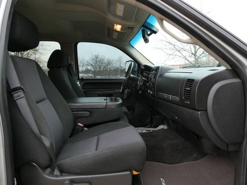 Used 2011 Chevrolet Silverado 2500 LT w/ Interior Plus Package AWD/4WD image 23