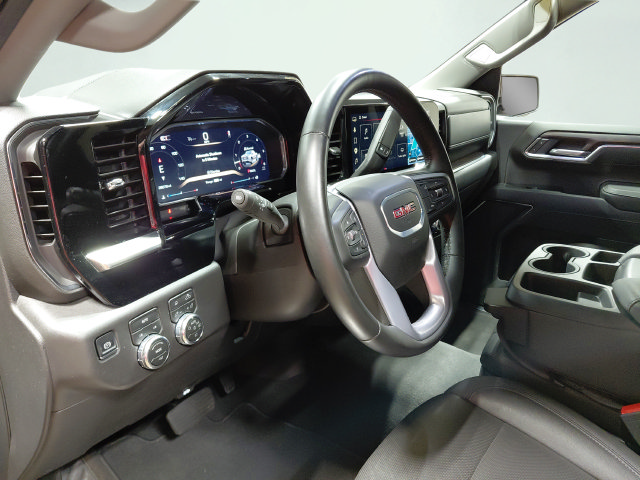 Used 2026 GMC Sierra 1500 SLT AWD/4WD image 33