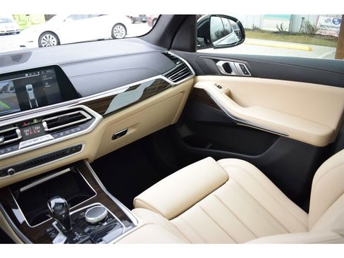 Used 2020 BMW X5 xDrive40i w/ Premium Package image 27