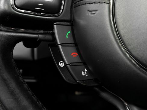 Used 2016 Jaguar XJ R image 52