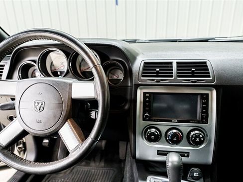 Used 2010 Dodge Challenger SE RWD image 14