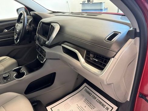Used 2024 GMC Terrain SLT AWD/4WD image 37