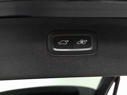 Certified 2024 Volvo XC90 B6 Ultimate w/ Lounge Package image 10