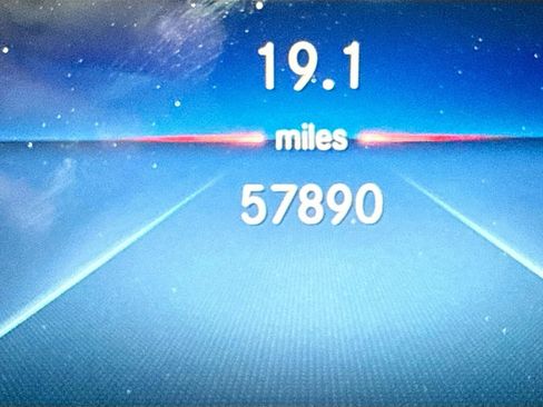 Used 2020 Mercedes-Benz CLA 250 w/ AMG Line image 40