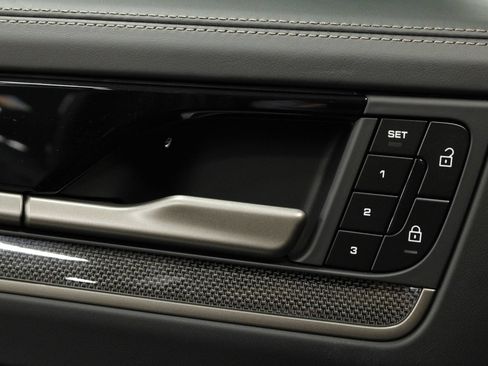 Certified 2025 Porsche Cayenne Turbo w/ Premium Package Plus AWD/4WD image 29