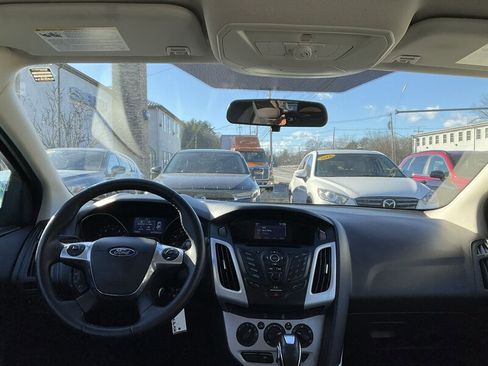 Used 2014 Ford Focus SE w/ Equipment Group 201A image 16