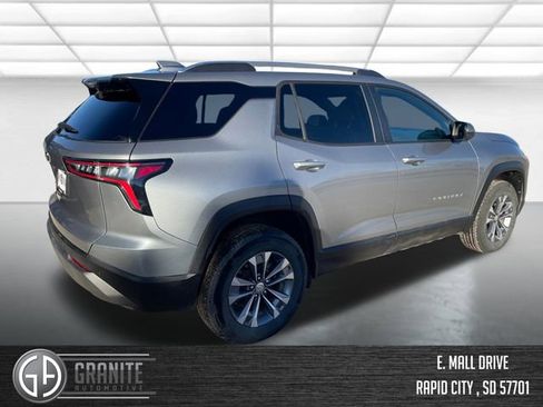 Used 2025 Chevrolet Equinox LT w/ Convenience Package II image 5