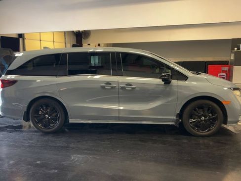 Used 2024 Honda Odyssey Sport image 12