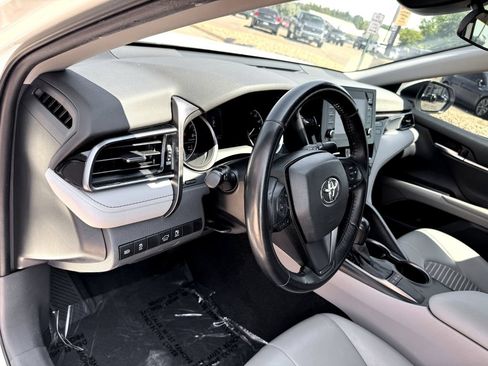 Used 2023 Toyota Camry SE FWD image 19