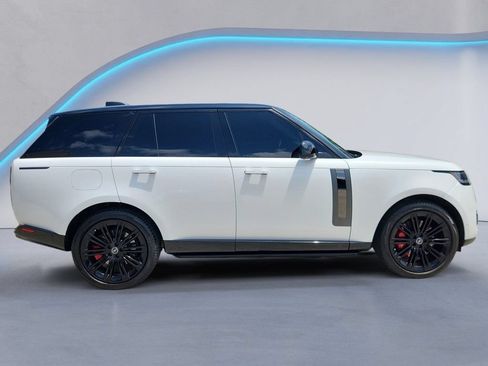 Used 2024 Land Rover Range Rover SV AWD/4WD image 6